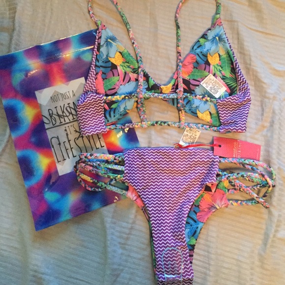 SOLD ON M - NWT Moana Heated Tropics Set - Picture 2 of 3