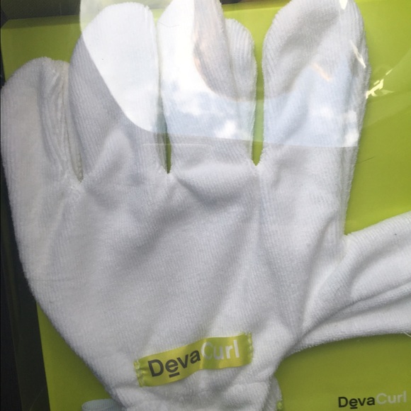 Microfiber gloves for curls