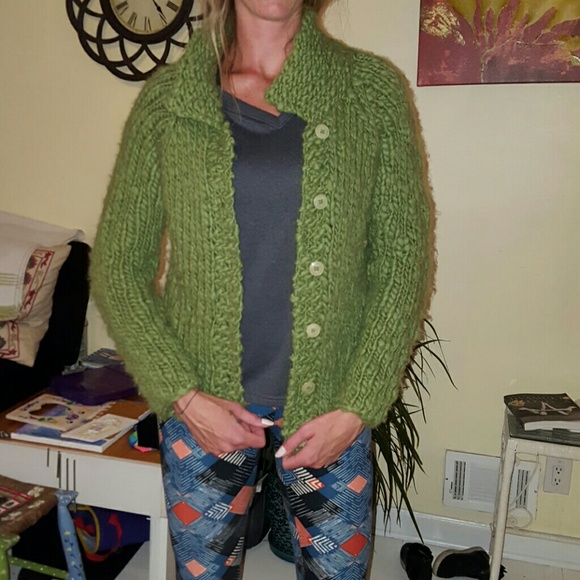 Saks fifth Ave wool sweater - Picture 2 of 4