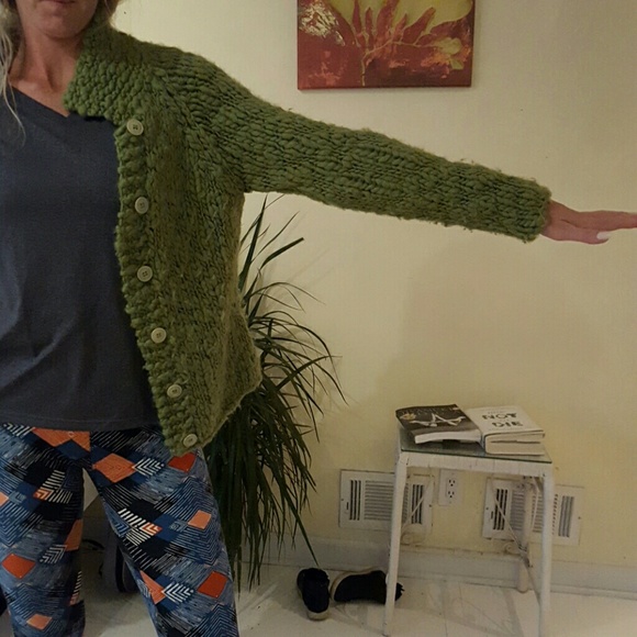 Saks fifth Ave wool sweater - Picture 3 of 4