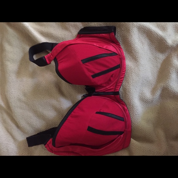 Bra- Hot
