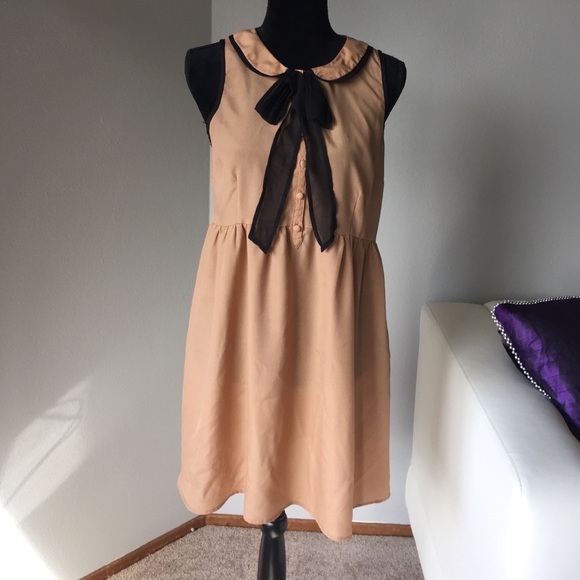 Dresses & Skirts - Tan dress with Peter Pan collar