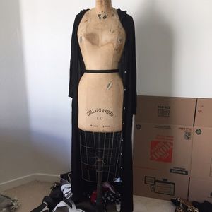 Light weight duster with hood