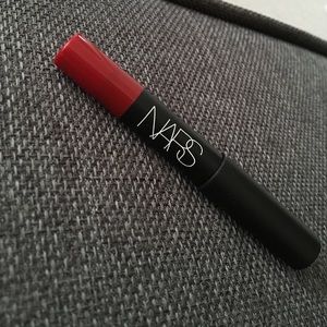 Nars red lip matte color