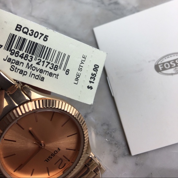Fossil gold classic watch- rose gold left! 💕 - Picture 2 of 4