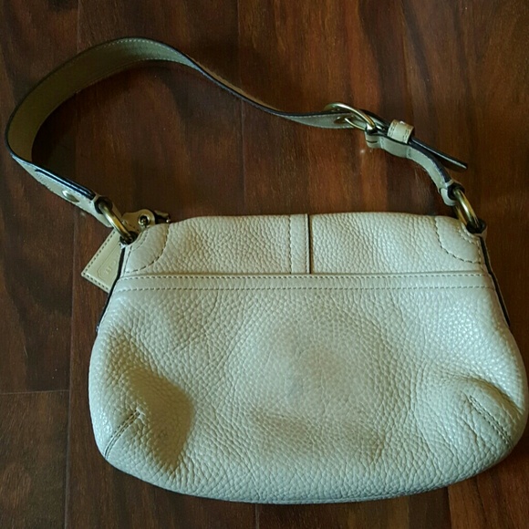 Coach leather shoulder bag - Picture 2 of 2