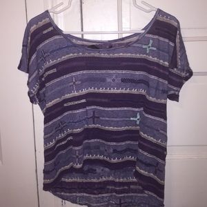 Patterned high-low casual top