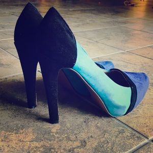 BCBG Eneration Multicolored suede heels