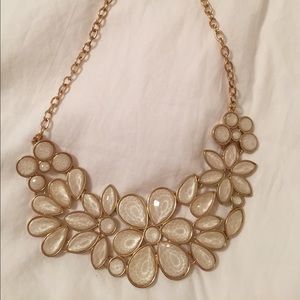 Statement necklace