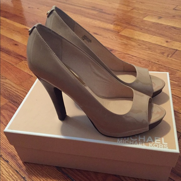 Michael Kors Shoes - Michael Kors Peep toe Pumps