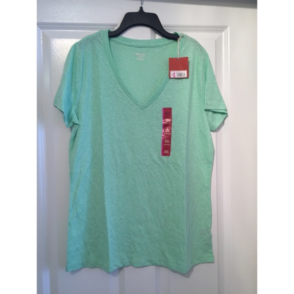 Merona V neck tshirt