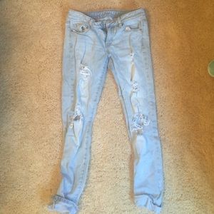 Light washed distress jeans!