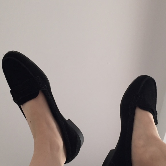 👡👡 SALE 👡👡 Black suede Bass loafers