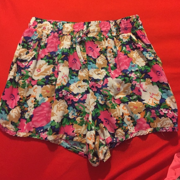 floral shorts