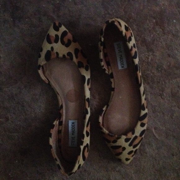(SOLD) Steve Madden Cheetah Flats