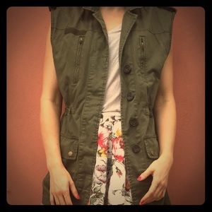 Aeropostale hunter green army inspo vest