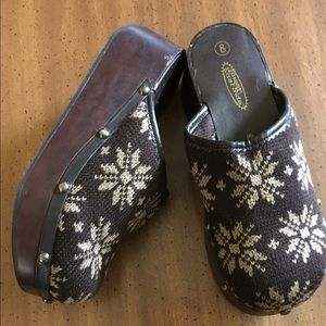 Lower East Side-  clogs size 8 vintage