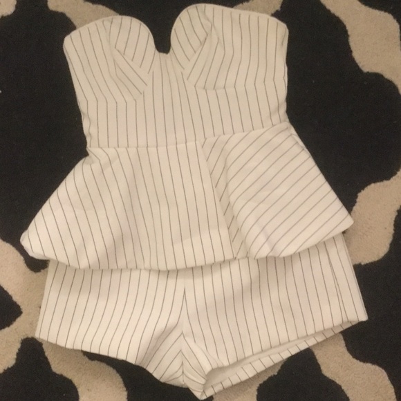 Strapless romper/playsuit
