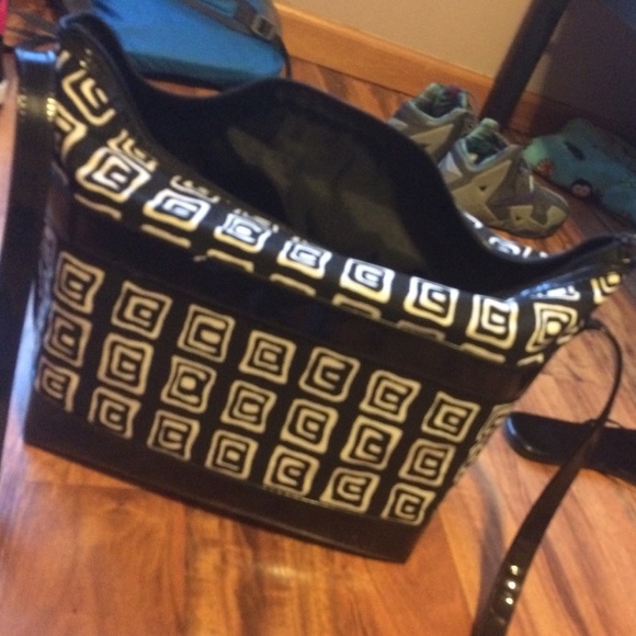 Black and white shoulder bag - Picture 1 of 2