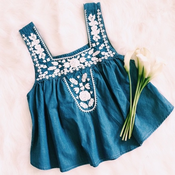 Lovers + Friends Tops - 🆕Perfection Lovers + Friends! Denim tank!