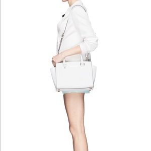 Meet your Posher, Tatski