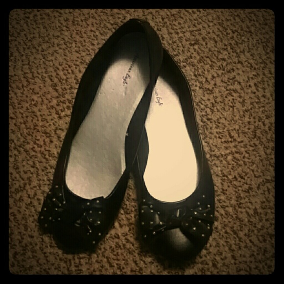 Price drop! American Eagle Flats