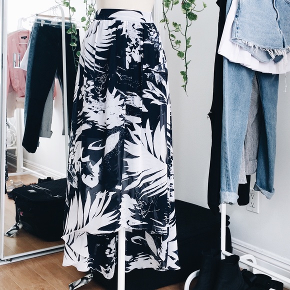 Vince Camuto skirt