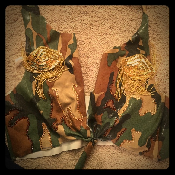 Camo halter overlay