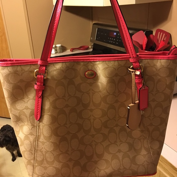Authentic coach purse with matching wallet!!