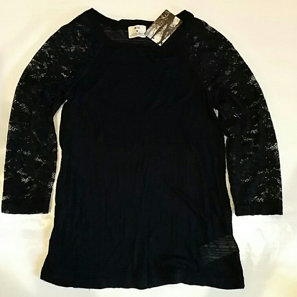 Urban Outfitters navy top with lace sleeves - Picture 2 of 4