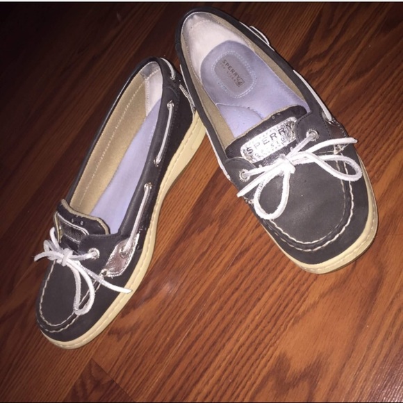 Sperrys size 9!! - Picture 1 of 1