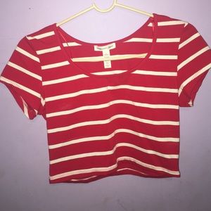 T-shirt crop top