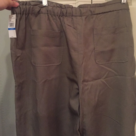 Two by Vince Camuto long dark green pants - Picture 3 of 3