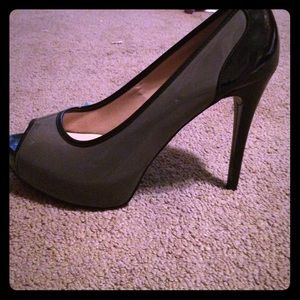 Size 91/2-10 women's 4 inch heels