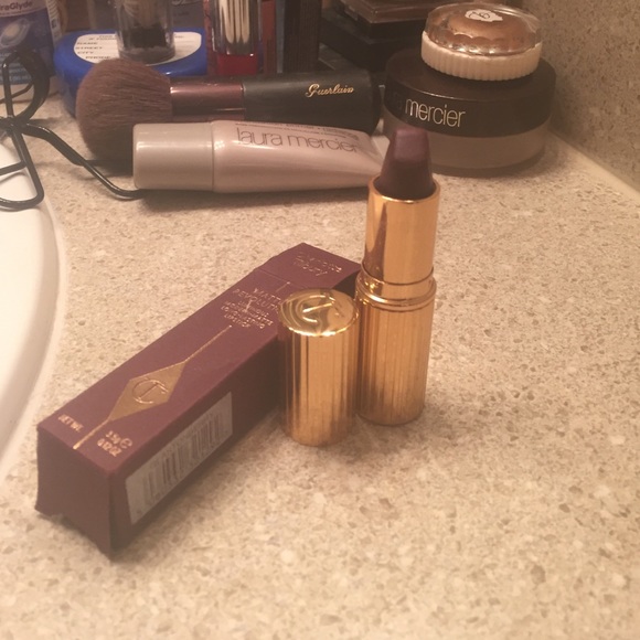 Charlotte Tilbury Matte Revolution Glastonberry