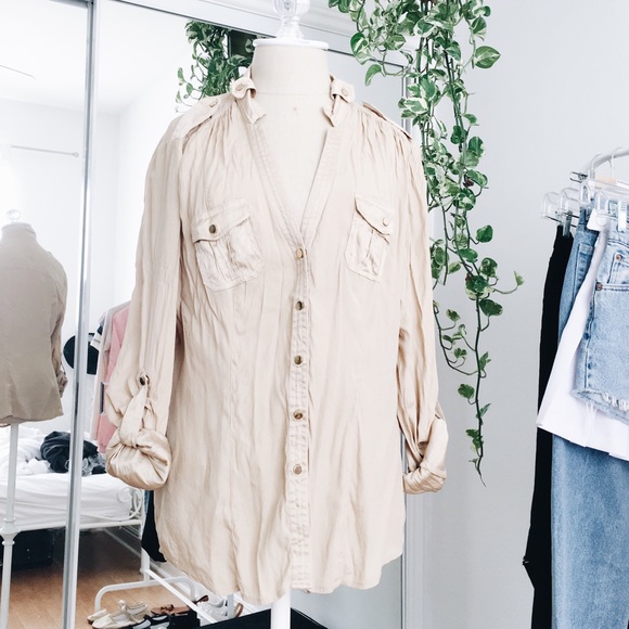 Cache button up