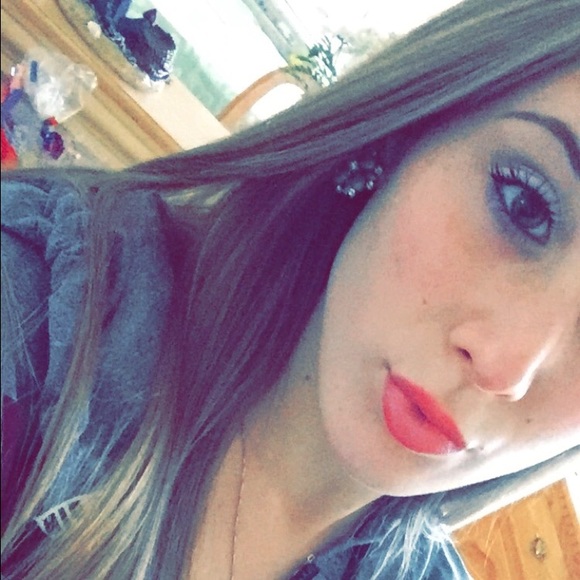 Meet your Posher, Brianna
