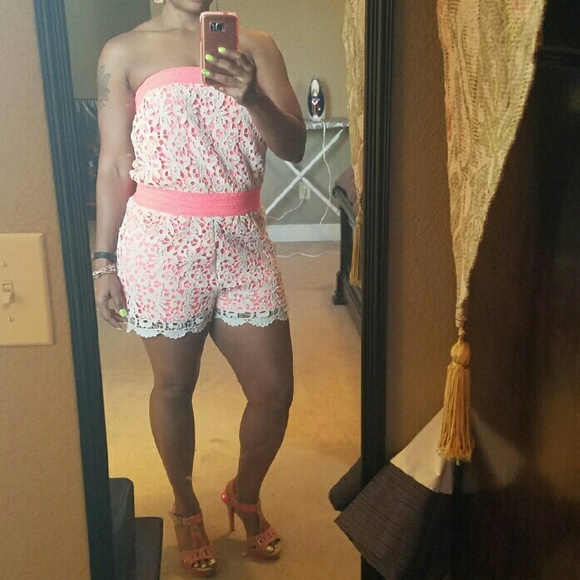 Lace romper - Picture 3 of 3
