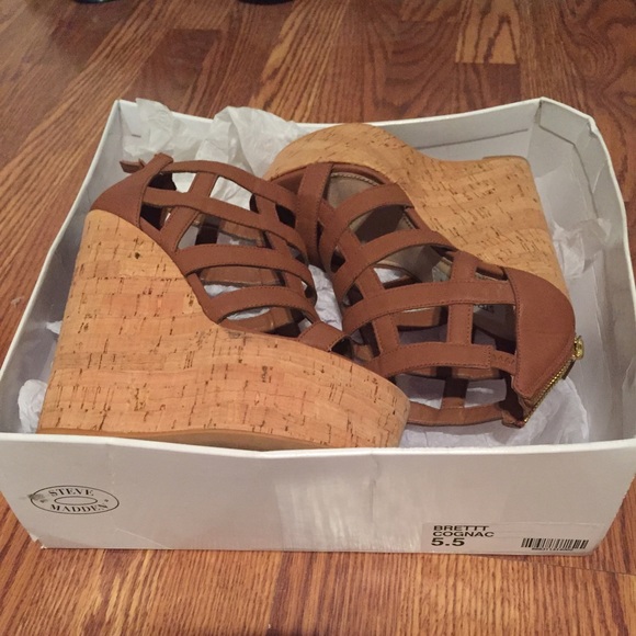 Steve Madden Shoes - BRETTT Cognac Steve Madden Wedges