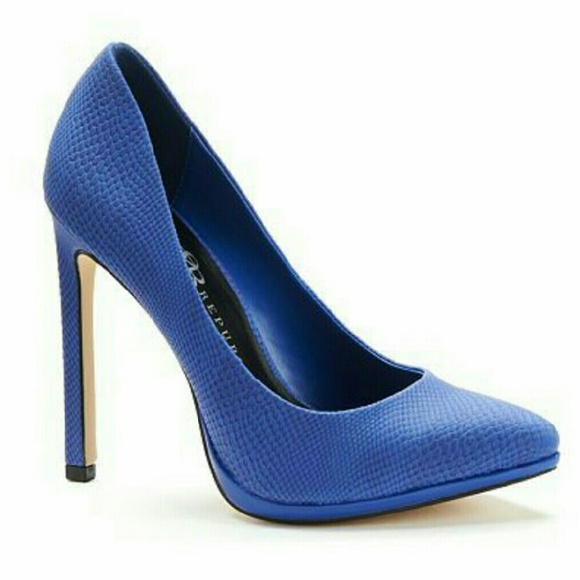 Rock & Republic Shoes - Blue Pointed Toe Pumps