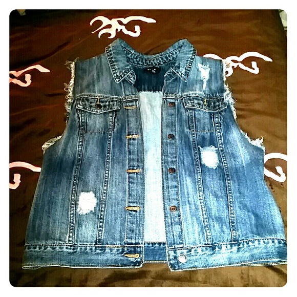 Jackets & Blazers - **Donated** 🌞Sleeveless Blue Jean Jacket🌞