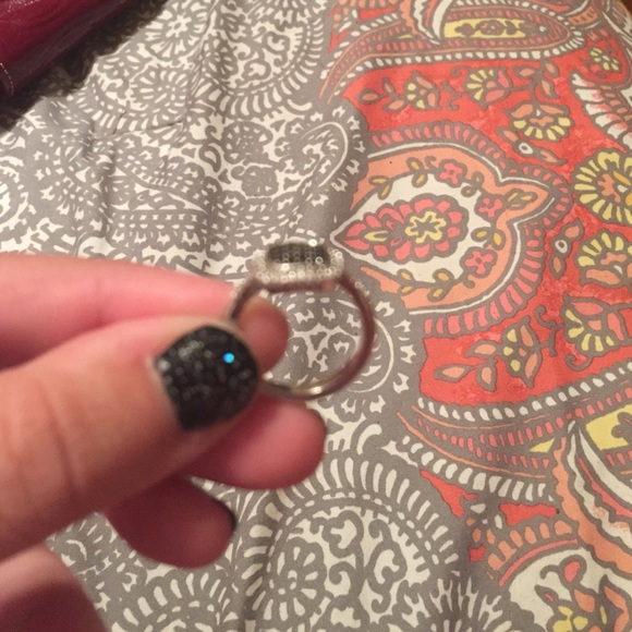 Sterling silver ring with black and white diamonds - Picture 2 of 2