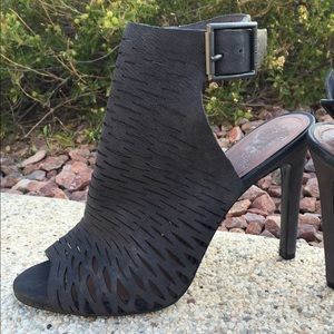 Vince Camuto