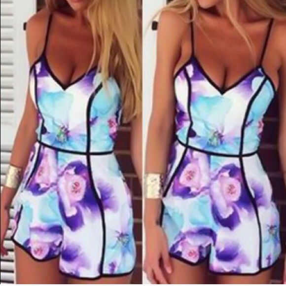 Gorgeous sz small romper