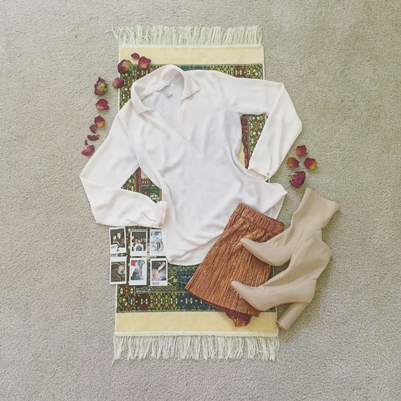 H&M Tops - • H&M Light Marble Gray Criss Cross Loose Blouse •