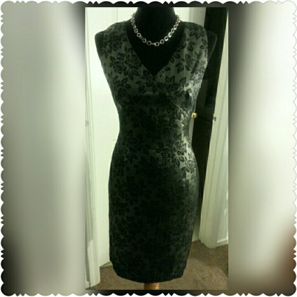 SOLD***Flash Sale Pretty in Claiborne