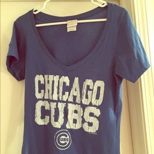 Cubs V-neck T-shirt