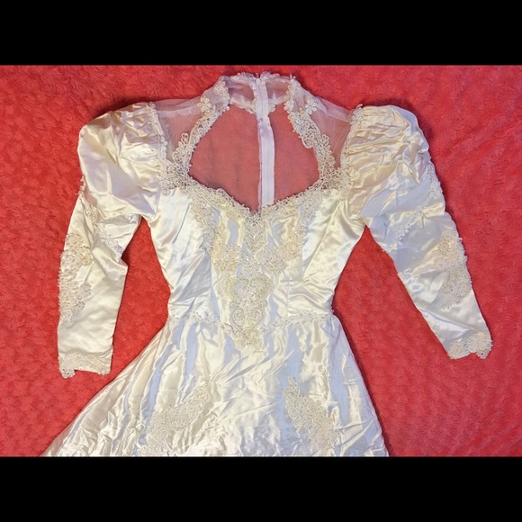 Beautiful Wedding vintage dress.