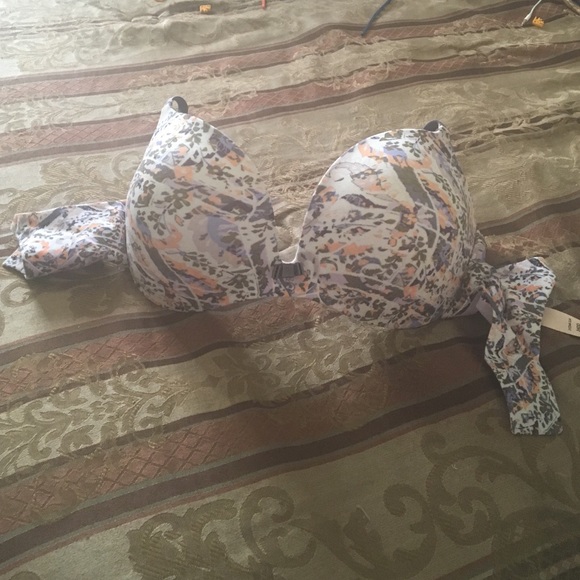 Nwt Victoria Secret Bra 34DD