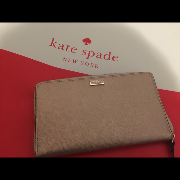 kate spade Handbags - ***SOLD***😍 Kate spade wallet
